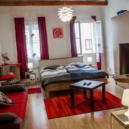 קארלובץ Rooms And Apartment Veral-Ka מראה חיצוני תמונה