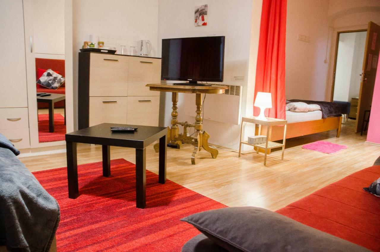 קארלובץ Rooms And Apartment Veral-Ka מראה חיצוני תמונה
