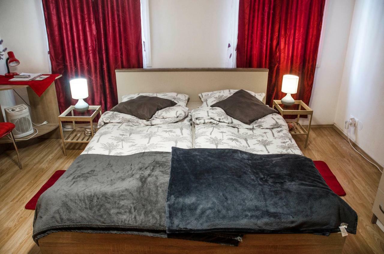קארלובץ Rooms And Apartment Veral-Ka מראה חיצוני תמונה